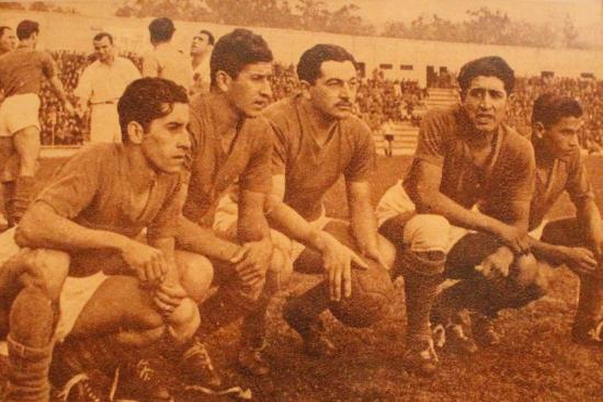 Exposición "Santiago Wanderers: 127 años de historia", muestra que rescata, a través de diversos objetos patrimoniales, parte importante de la rica historia futbolística del club.